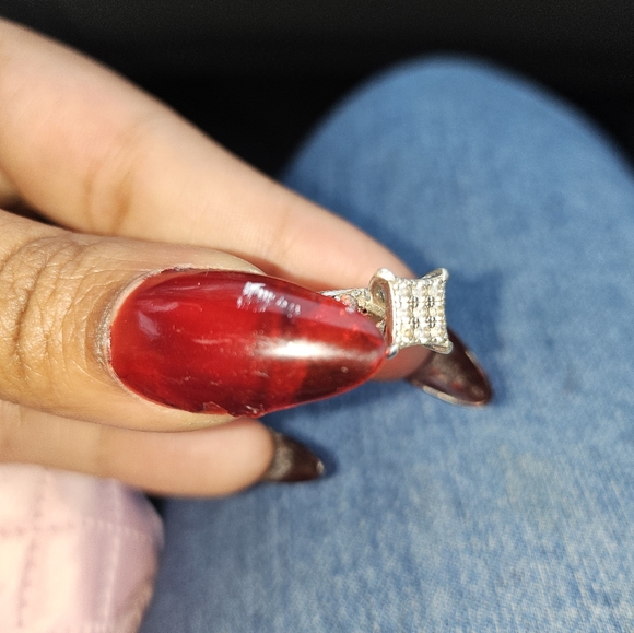 Silver woman's wedding ring. Size 8. - Picture 5 of 6